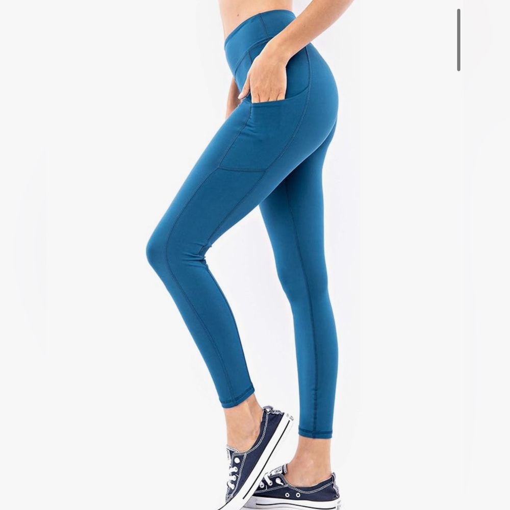 C33- Women’s High waisted soft athletic leggings w/side pockets size small/med